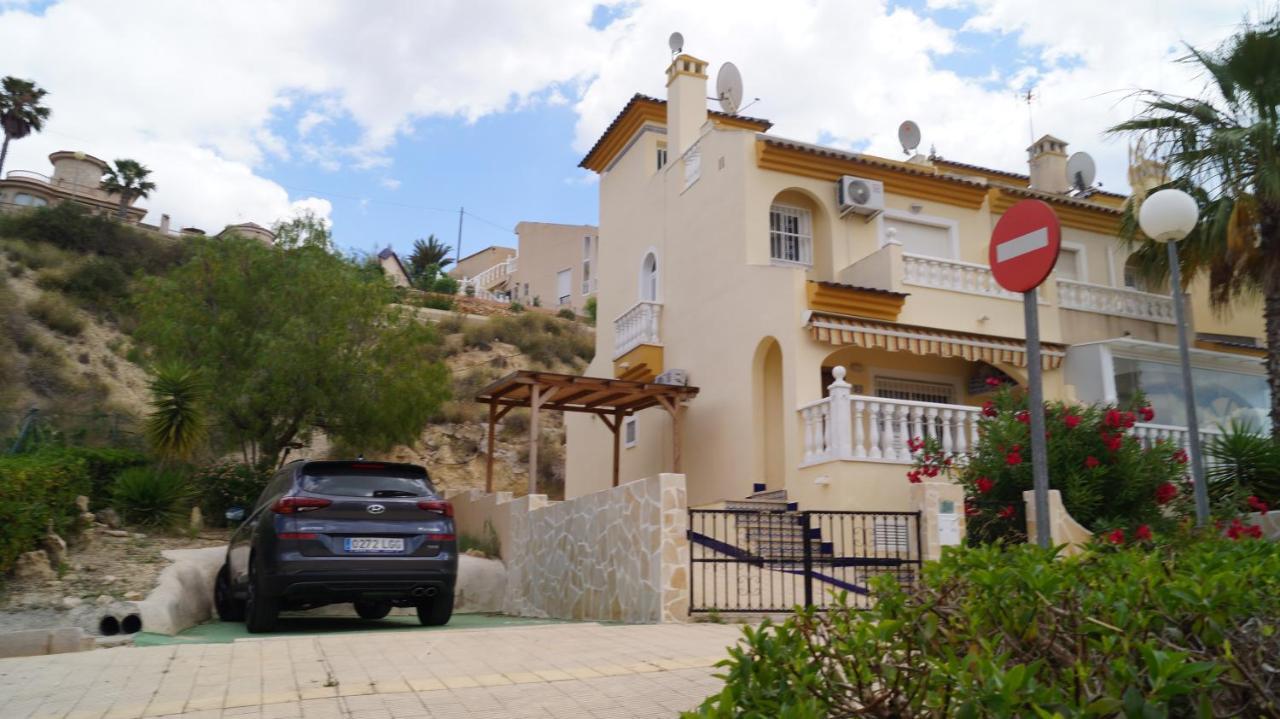 Casa Yvonne Villa Рохалес Екстериор снимка