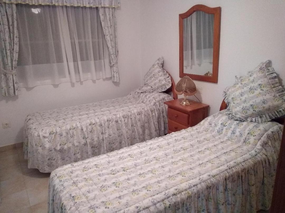 Casa Yvonne Villa Рохалес Екстериор снимка