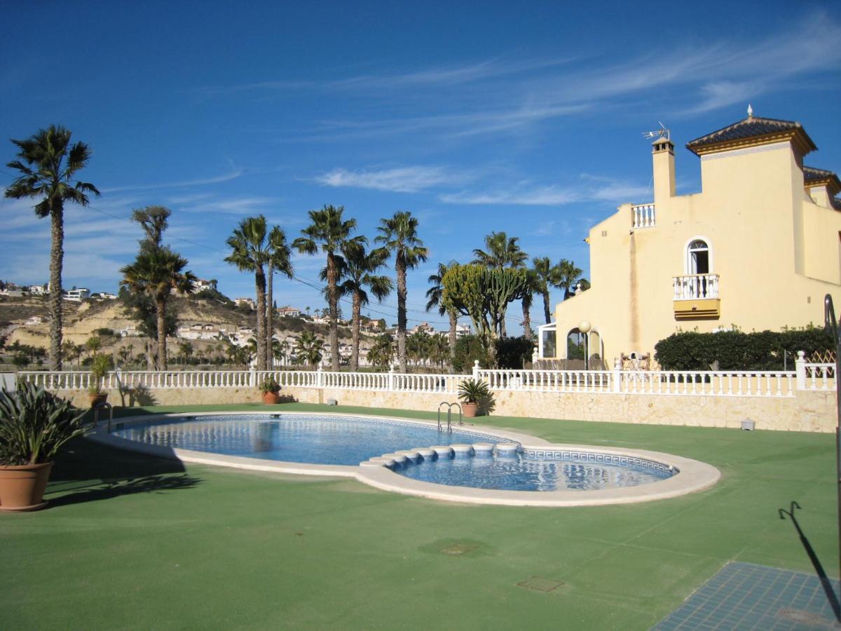 Casa Yvonne Villa Рохалес Екстериор снимка